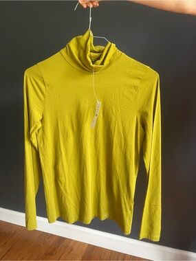 J. Crew Women's Chartreuse Green Long Sleeve Turtleneck